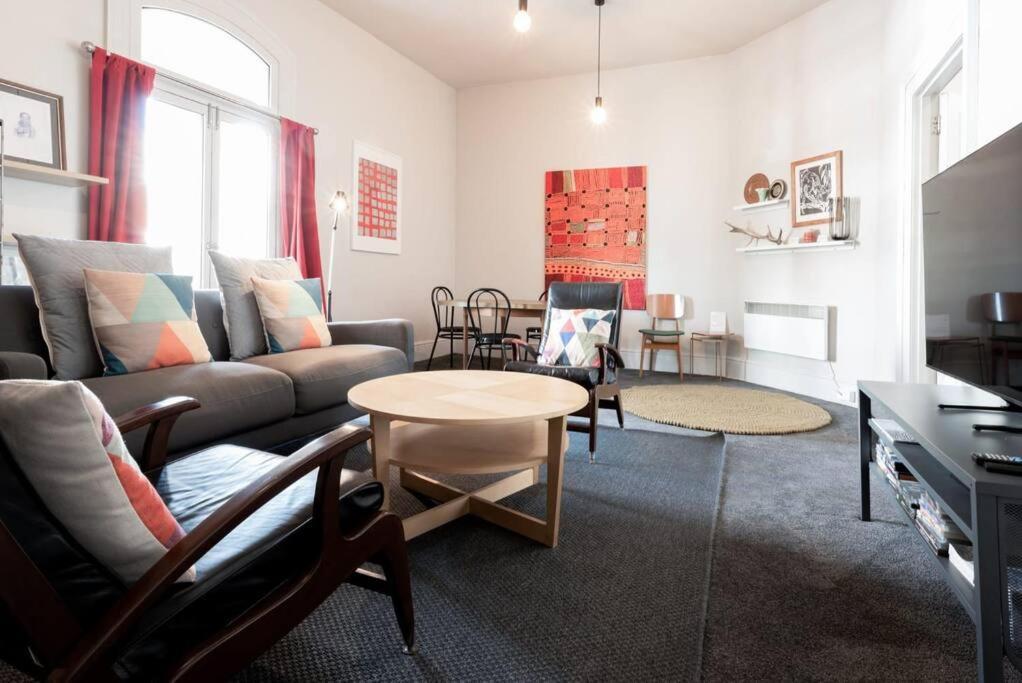 Generous Victorian Terrace In Cbd - Parking & Wifi Apartment Launceston Exterior photo